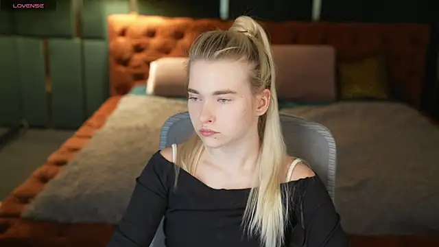 Ava kiss054 online show from 06-12-26, 06:38