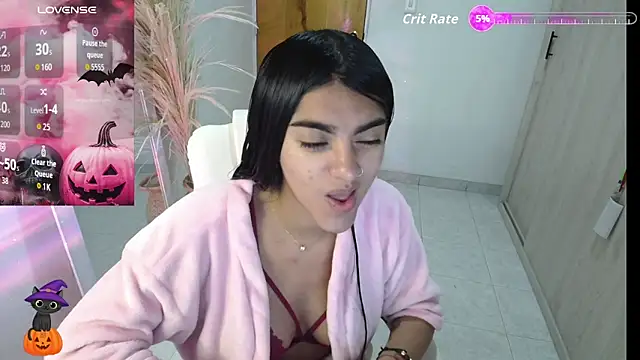 Snapshot of amarasilk_ chatting on 10-18-25, 10:28 amarasilk online show from 10-18-25, 10:28