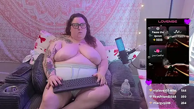 brookenicole3003 online show from 05-09-26, 04:43