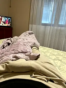 Snapshot of Klark_ chatting on 10-15-25, 02:14 Klark online show from 10-15-25, 02:14