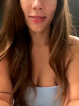 Snapshot of emmablog chatting on 09-20-25, 01:43 emmablog online show from 09-20-25, 01:43