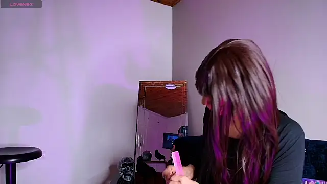 Electra Gosselin online show from 10-30-25, 03:49