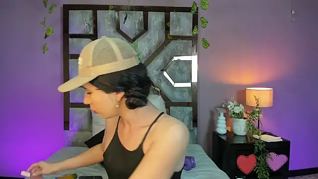 Snapshot of Electra_Gosselin chatting on 06-06-26, 01:11 Electra Gosselin online show from 06-06-26, 01:11