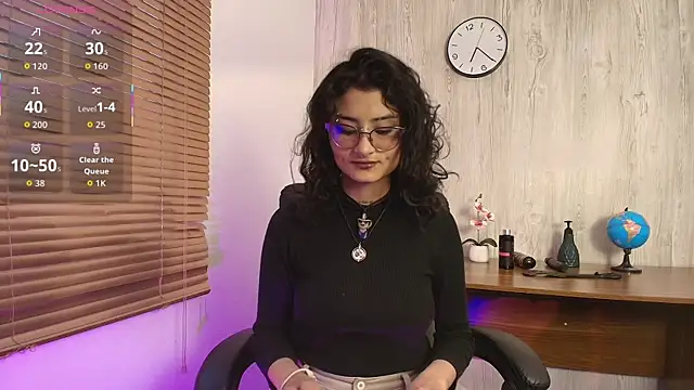 Snapshot of LilyRouset chatting on 09-10-25, 12:26 LilyRouset online show from 09-10-25, 12:26