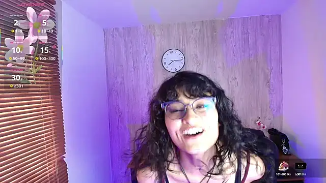 Snapshot of LilyRouset chatting on 09-24-25, 01:17 LilyRouset online show from 09-24-25, 01:17