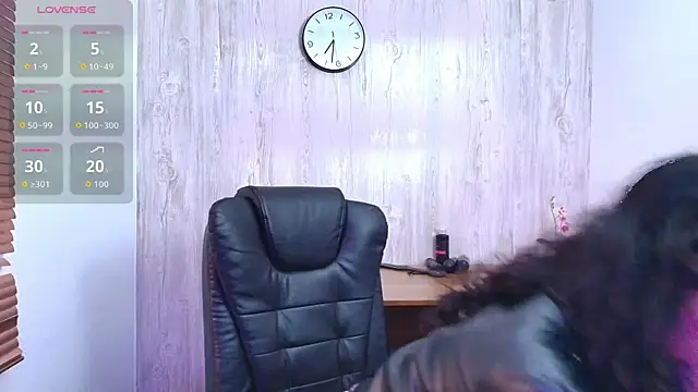 Snapshot of LilyRouset chatting on 09-20-25, 12:32 LilyRouset online show from 09-20-25, 12:32