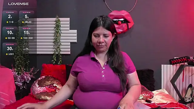 kinky momm online show from 06-18-26, 01:16
