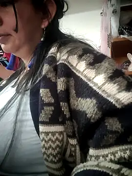 kinky momm online show from 10-31-25, 01:41