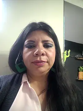 kinky momm online show from 10-23-25, 01:43