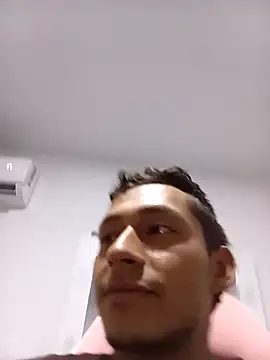 Snapshot of Boy_hot- chatting on 09-16-25, 04:24 Boy hot- online show from 09-16-25, 04:24