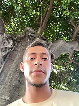 Snapshot of Boy_hot- chatting on 02-20-26, 08:11 Boy hot- online show from 02-20-26, 08:11