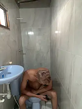 Boy hot- online show from 03-02-26, 08:49