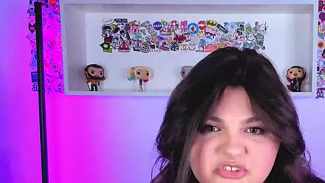 Snapshot of UR_BELLA chatting on 09-20-25, 09:20 UR BELLA online show from 09-20-25, 09:20