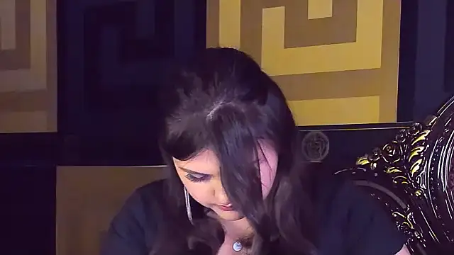 Snapshot of UR_BELLA chatting on 10-10-25, 03:57 UR BELLA online show from 10-10-25, 03:57