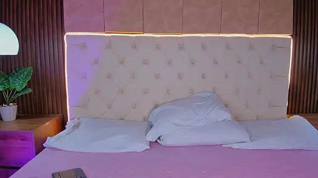 Dafne Hillss online show from 10-13-25, 12:29