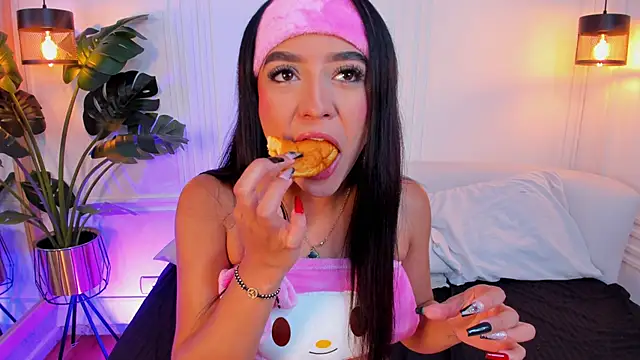 Dafne Hillss online show from 10-29-25, 12:48