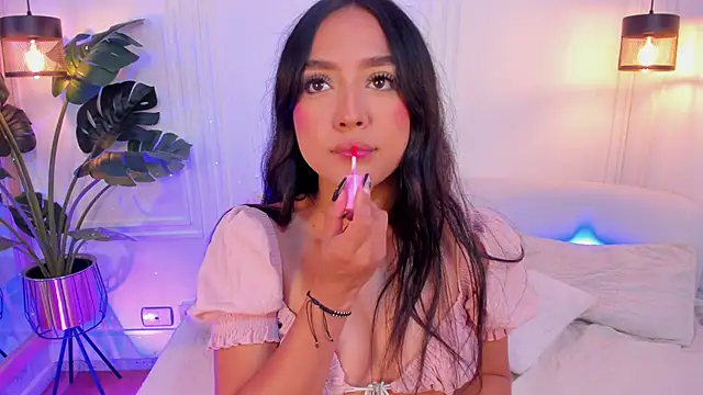 Dafne Hillss online show from 10-31-25, 12:35