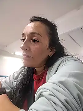 Shantey Laurent online show from 01-13-26, 06:12