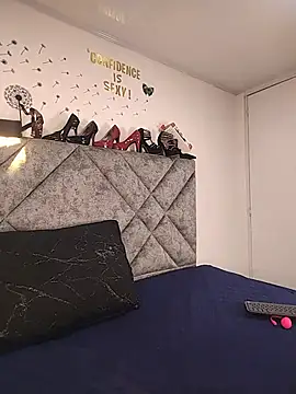 Shantey Laurent online show from 07-11-26, 01:22