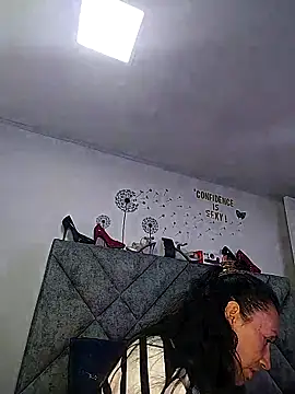 Snapshot of Shantey_Laurent chatting on 04-23-26, 04:41 Shantey Laurent online show from 04-23-26, 04:41