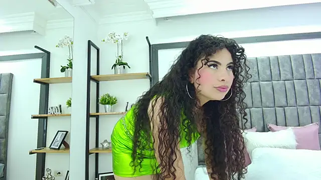 Skyler Fox  online show from 09-16-25, 07:59