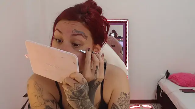 Maddy Vicius19 online show from 10-06-25, 08:53