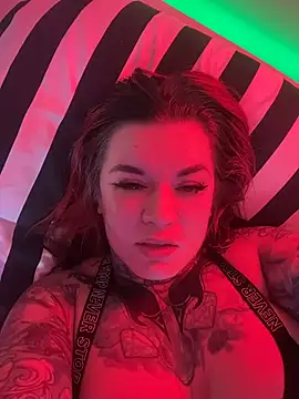 Snapshot of Sabien_DeMonia chatting on 10-26-25, 07:47 Sabien DeMonia online show from 10-26-25, 07:47