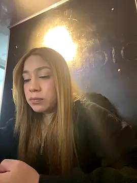 Issa Moon  online show from 11-24-25, 02:22