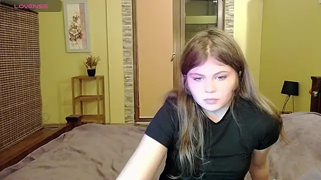 Snapshot of Lilly_Jess chatting on 10-08-25, 06:30 Lilly Jess online show from 10-08-25, 06:30