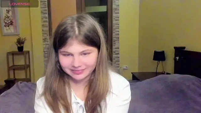 Snapshot of Lilly_Jess chatting on 10-20-25, 06:41 Lilly Jess online show from 10-20-25, 06:41
