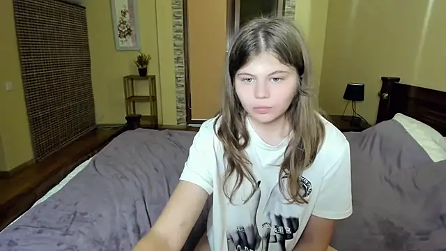 Snapshot of Lilly_Jess chatting on 09-22-25, 06:58 Lilly Jess online show from 09-22-25, 06:58
