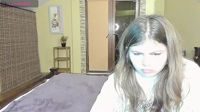 Snapshot of Lilly_Jess chatting on 10-17-25, 06:53 Lilly Jess online show from 10-17-25, 06:53