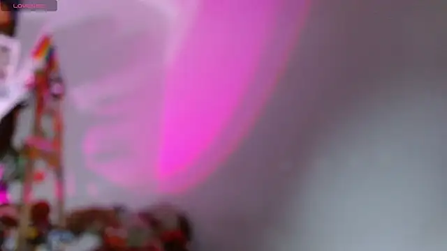 carolinerue online show from 10-11-25, 04:35