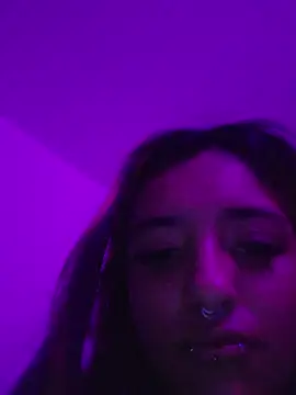 carolinerue online show from 05-04-26, 04:49