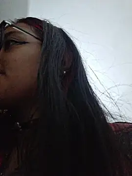 carolinerue online show from 04-25-26, 04:37
