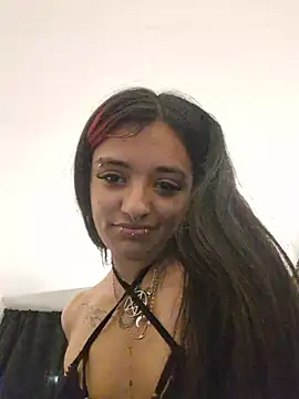 carolinerue online show from 05-16-26, 01:37