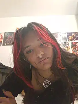 carolinerue online show from 05-31-26, 04:07