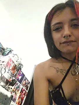 carolinerue online show from 05-16-26, 01:26