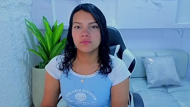 Snapshot of antonela_tp chatting on 09-24-25, 12:44 antonela tp online show from 09-24-25, 12:44