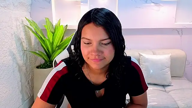 Snapshot of antonela_tp chatting on 09-19-25, 12:31 antonela tp online show from 09-19-25, 12:31