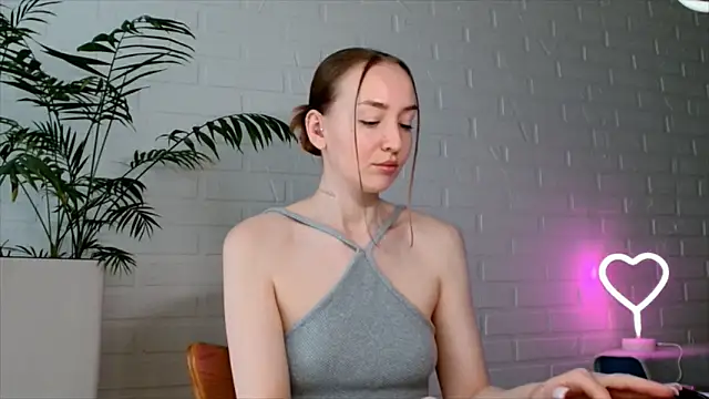 WhitePrincessLuna online show from 06-19-26, 01:06