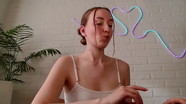 WhitePrincessLuna online show from 05-11-26, 02:45
