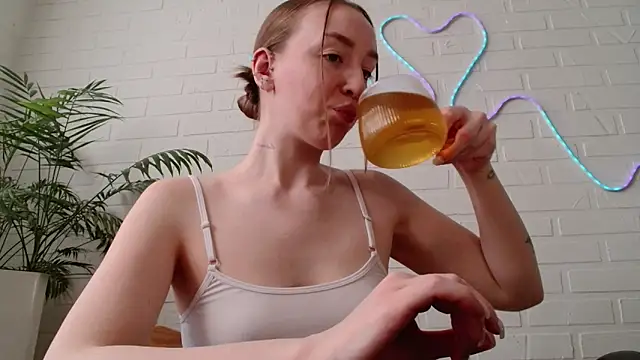 WhitePrincessLuna online show from 03-12-26, 01:37