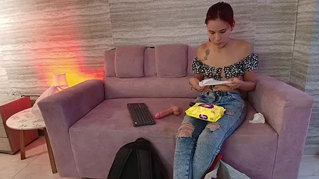 Snapshot of Teffy_Cute_ chatting on 10-02-25, 05:49 Teffy Cute online show from 10-02-25, 05:49