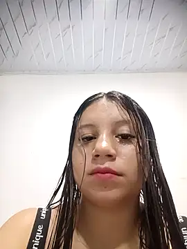 Shell Latina online show from 04-18-26, 04:26