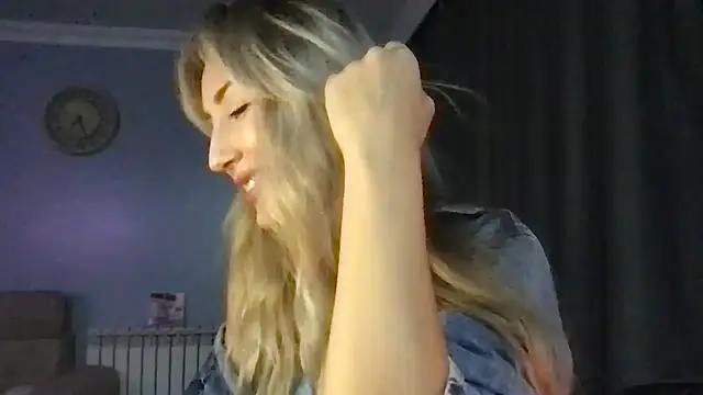 Pyrelissa online show from 12-18-25, 03:27