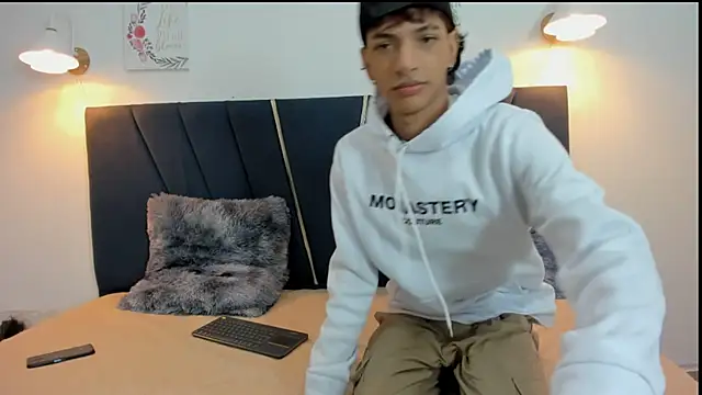 maicol cum23 online show from 10-03-25, 01:34