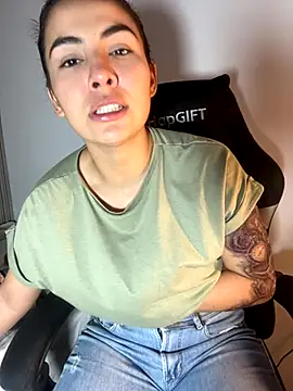 Dakota Evanns online show from 10-03-25, 02:40