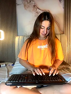 Dakota Evanns online show from 10-23-25, 02:16