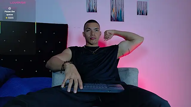 Snapshot of adriel_escalante chatting on 04-12-26, 02:26 adriel escalante online show from 04-12-26, 02:26